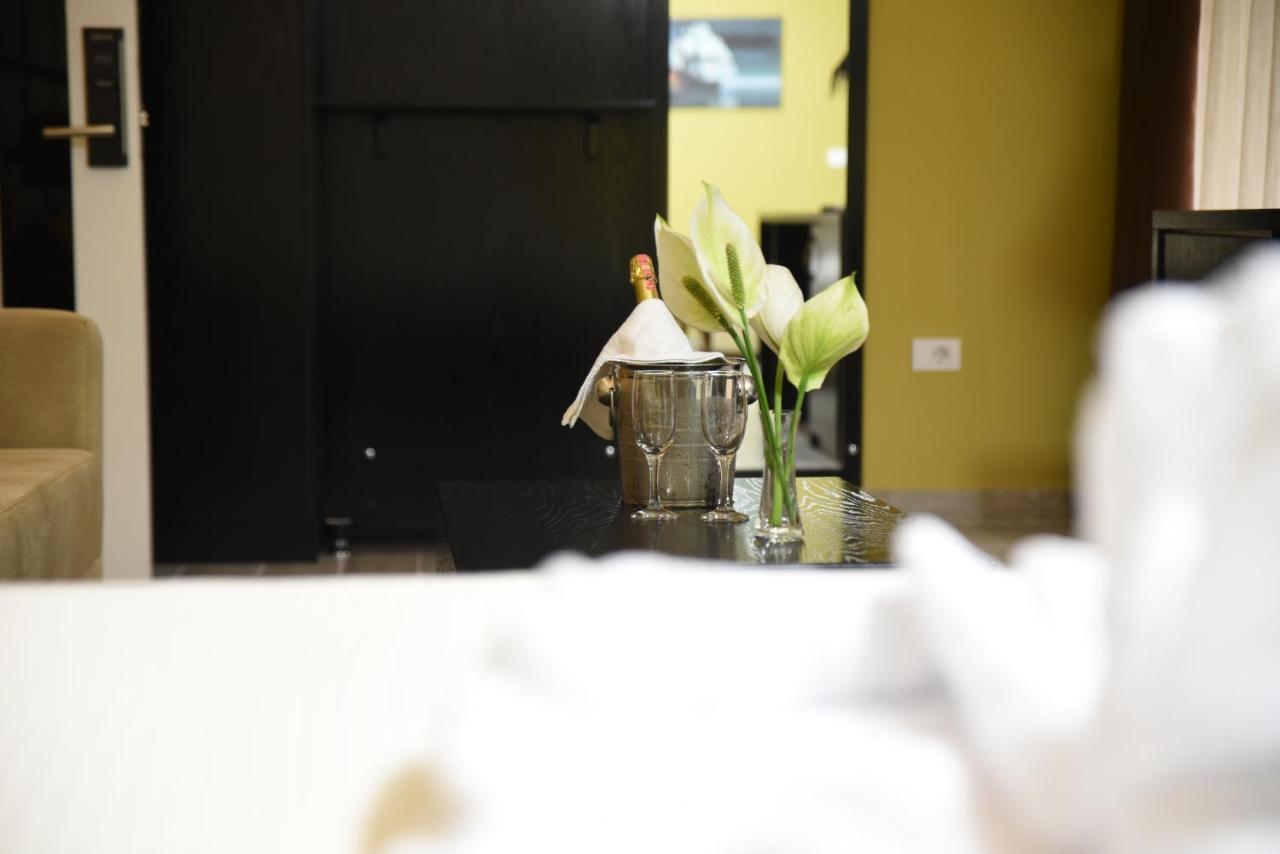 Monte Mare Hotel Vlore Bagian luar foto