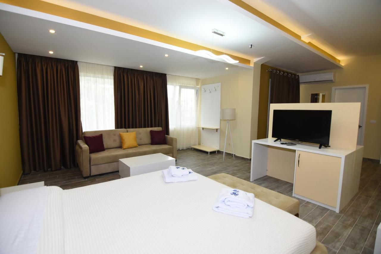 Monte Mare Hotel Vlore Bagian luar foto