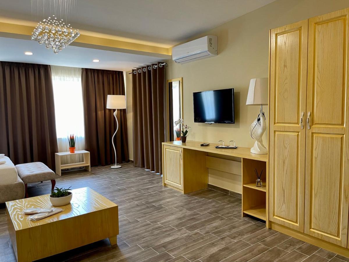 Monte Mare Hotel Vlore Bagian luar foto