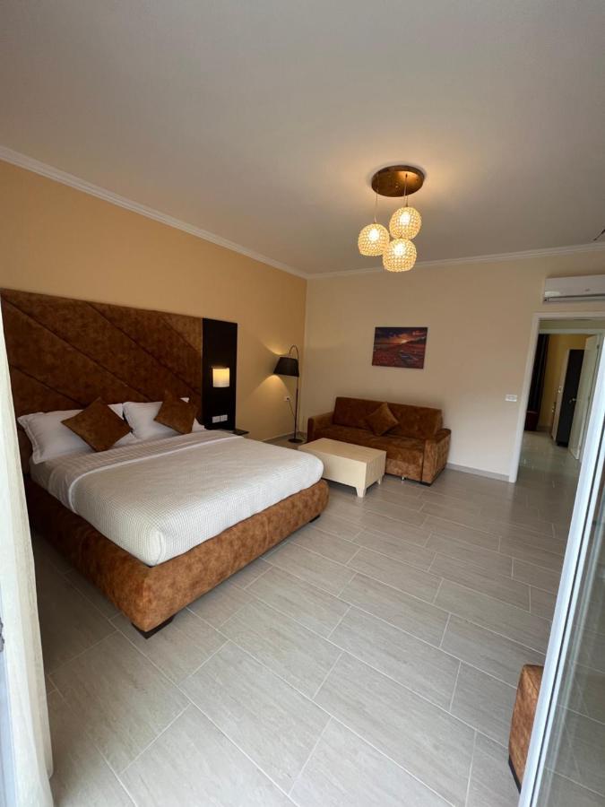 Monte Mare Hotel Vlore Bagian luar foto