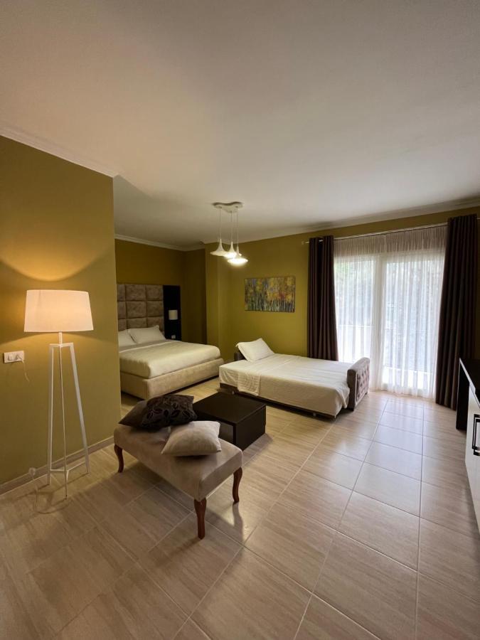 Monte Mare Hotel Vlore Bagian luar foto