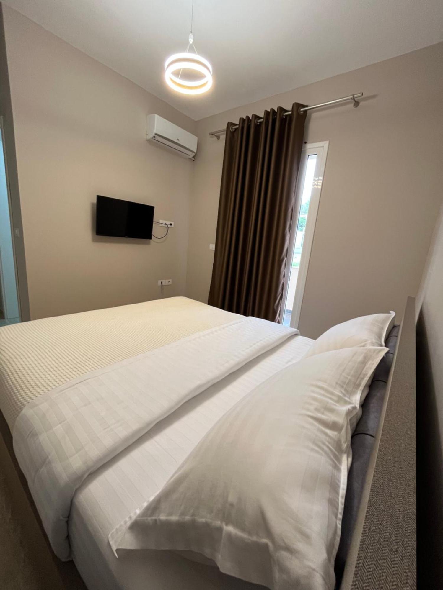 Monte Mare Hotel Vlore Bagian luar foto